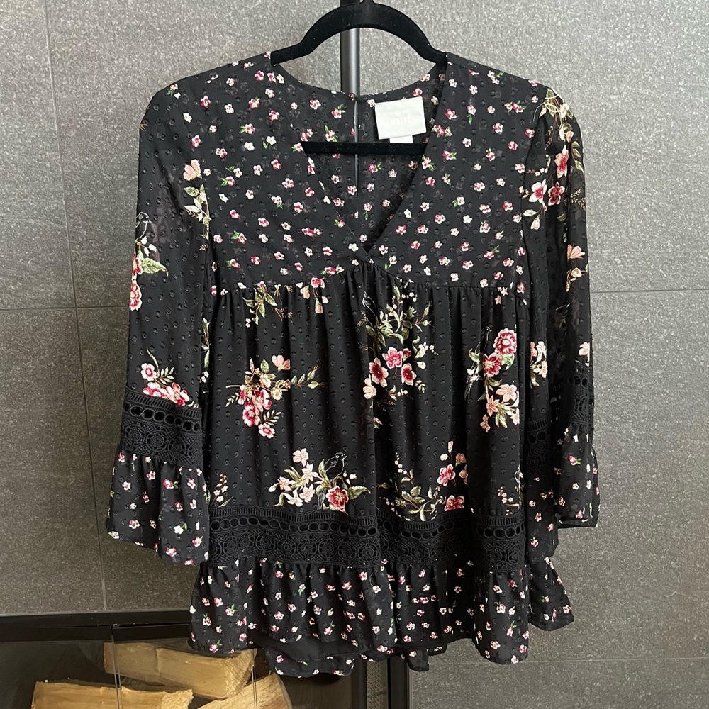 Anthropologie Maeve Steffy Bell Sleeve Black Floral Top Size XS - Picture 2 of 13